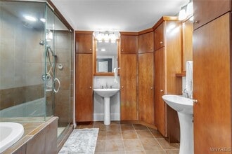 Building Photo - 132 Lakefront Blvd