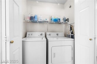 Building Photo - 708 Solitude Point Ave