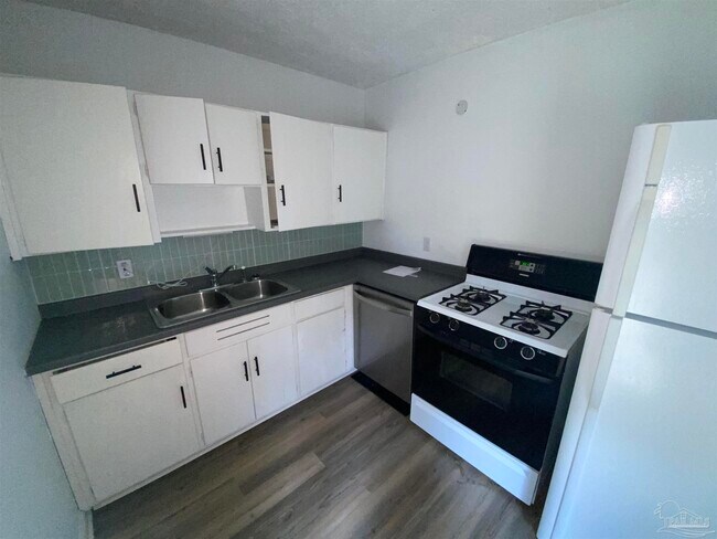 Foto del edificio - 5519 Mayfair Dr