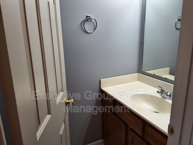 Foto del edificio - 1113 Crowne Pointe Dr