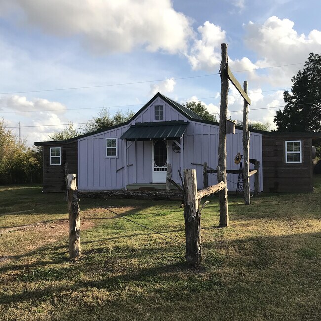 Building Photo - 5250 Willow Bend Ln