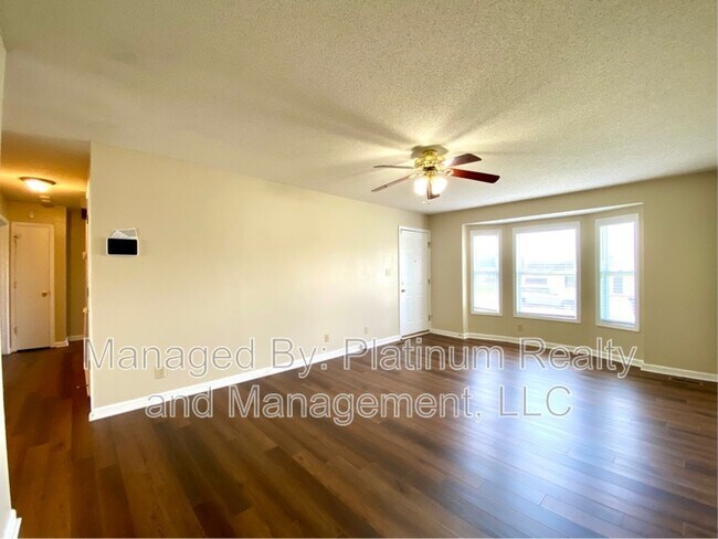 Building Photo - 701 Carbondale Dr