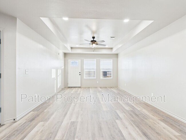 Foto del edificio - 10524 Tierra Sta. Dr