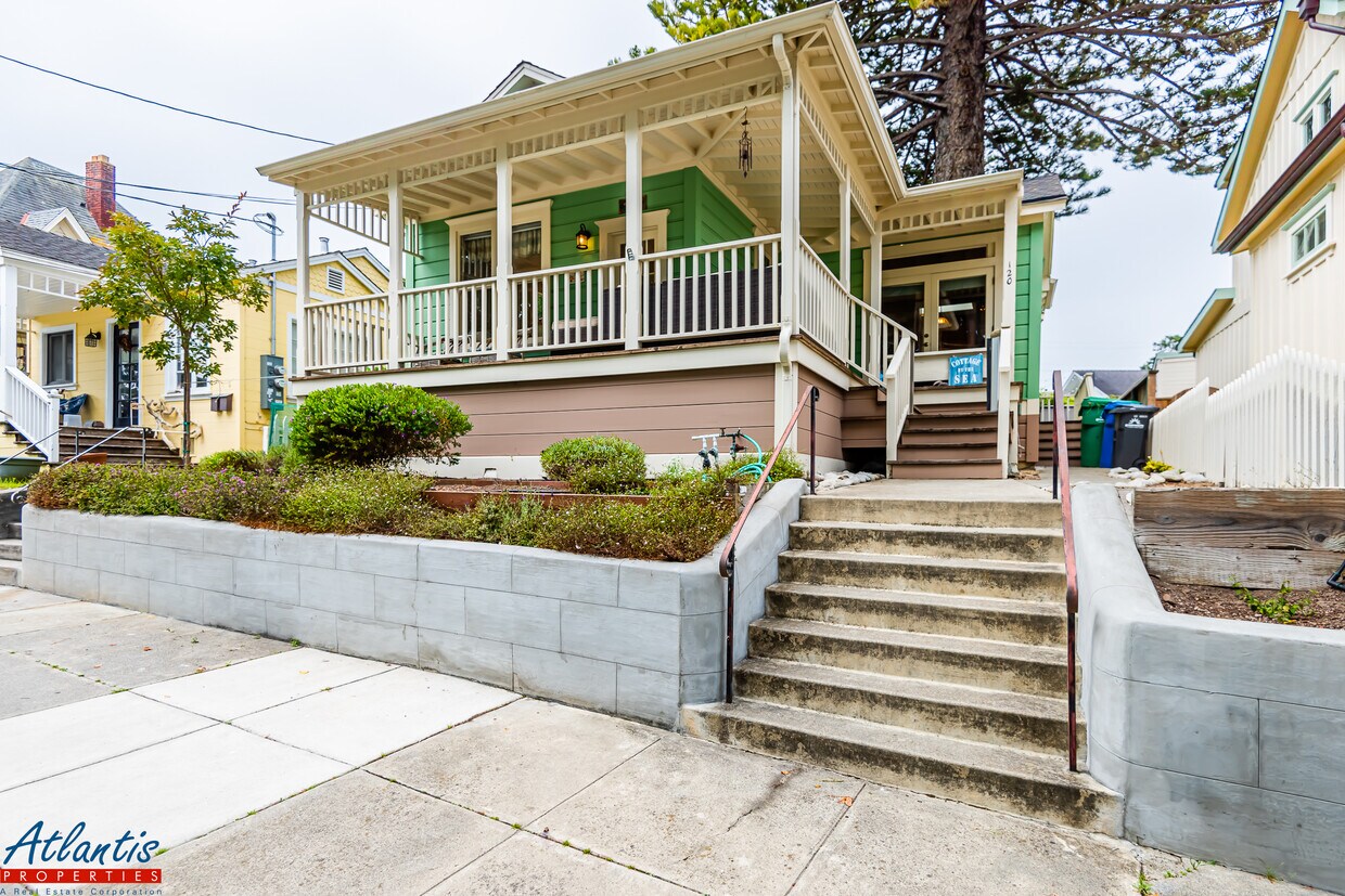 Primary Photo - 120 Caledonia Ave