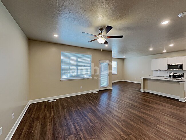 Foto del edificio - 4427 N Morgan Way