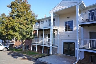 Building Photo - 830 Runnel Ct