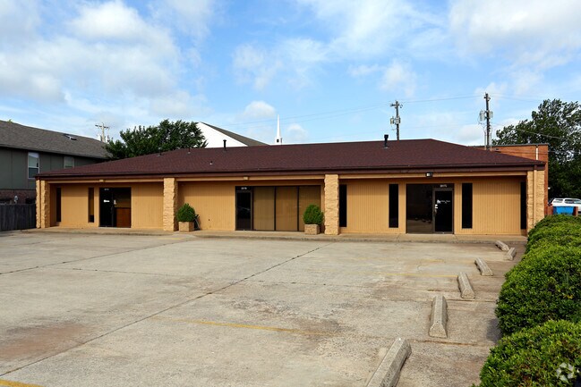 Building Photo - 3817 N Asbury Ave