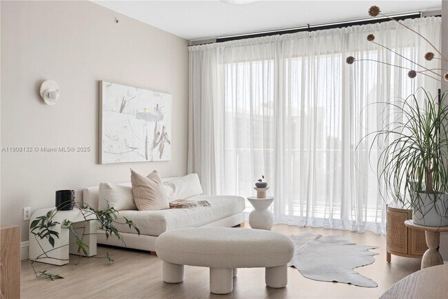 Foto del edificio - 3470 E Coast Ave