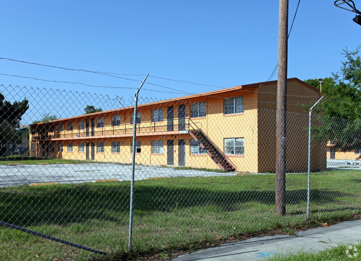 Building Photo - New Horizons Apartments