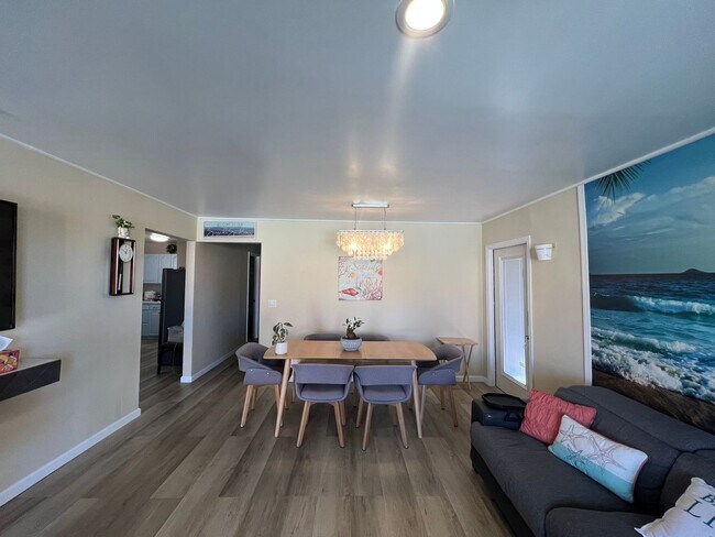 Foto del edificio - Home minutes from the beach