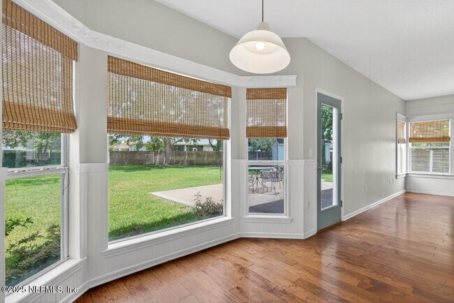 Foto del edificio - 12887 Dunns View Dr