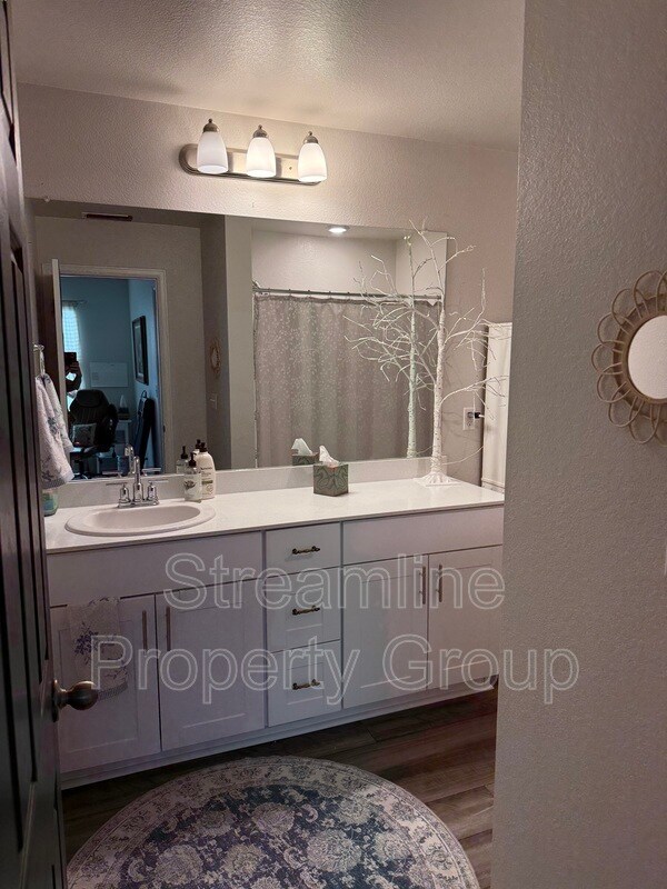Foto del edificio - 5117 Buckwheat Rd