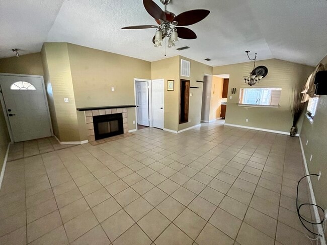 Building Photo - 3013 Post Oak Dr