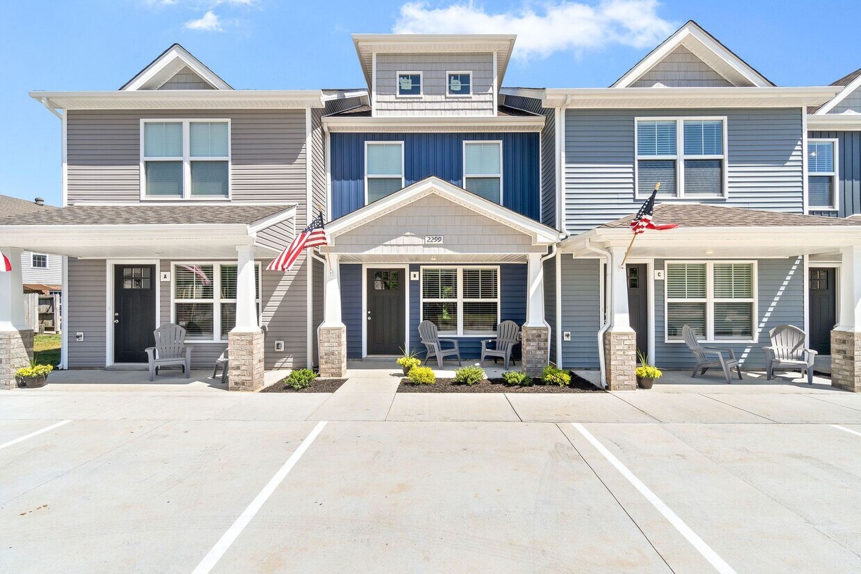 Primary Photo - Nautilus Landing Luxury Townhouse