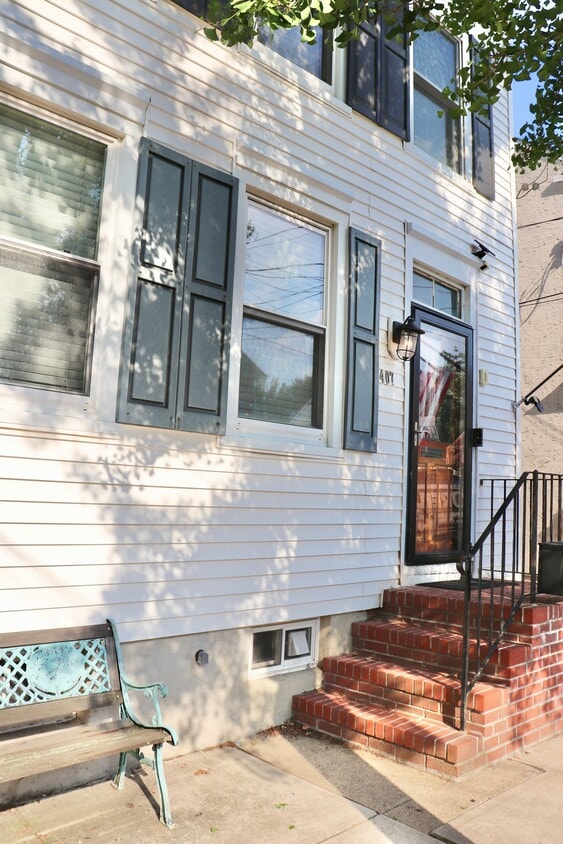 Primary Photo - 407 Prince St