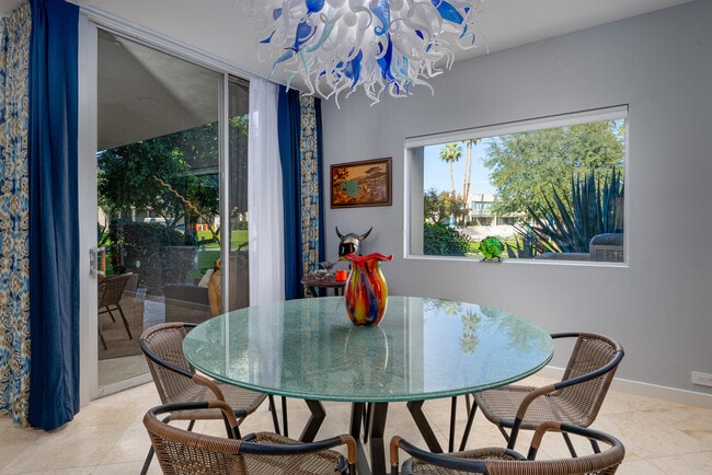 Building Photo - 449 Desert Lakes Dr