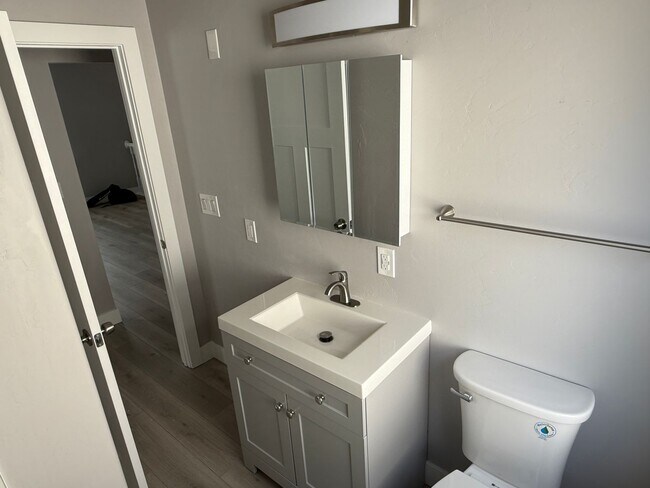 Foto del edificio - Newly renovated 4 bedroom home!