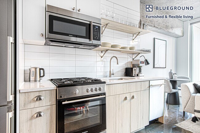 Foto del edificio - 108 W Chicago Ave