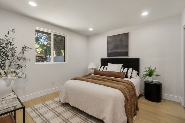 Foto del edificio - 2706 Cochran Ave