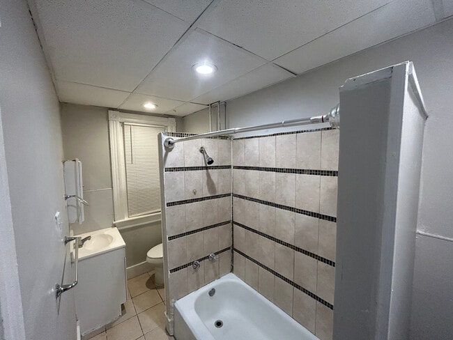 Building Photo - 802 N 8th St