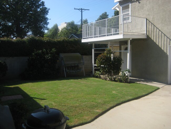 Shared Yard Area. - 12449 Stanwood Pl