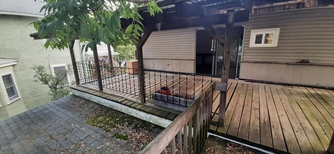 Building Photo - 408 E Lincoln St