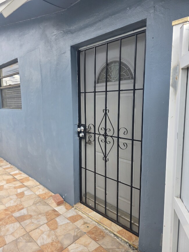 Building Photo - 4941 NW 12th Ct