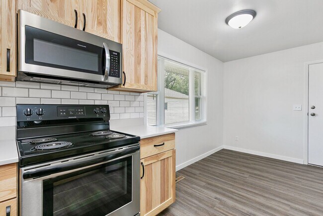 Building Photo - 5112 Cheney Dr