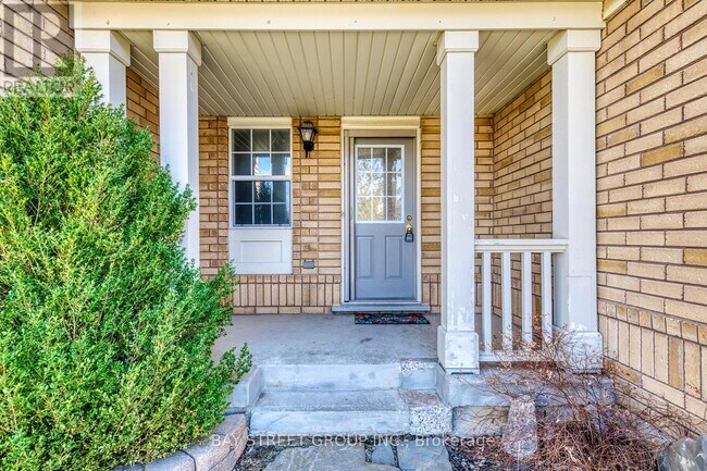 Building Photo - 1038 Barclay Cir