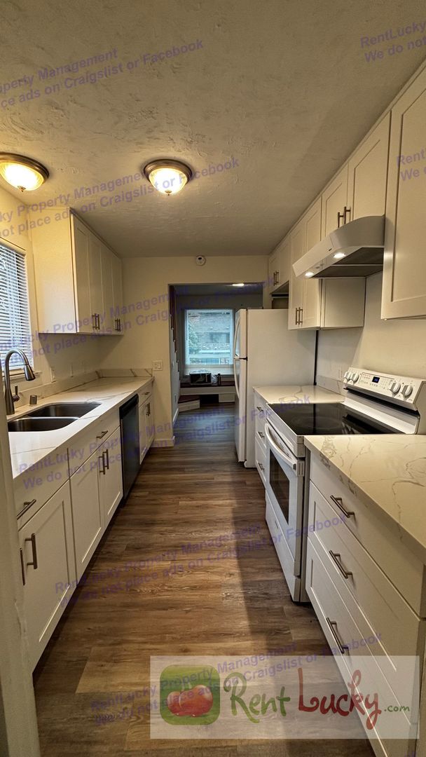 Building Photo - Free December Rent! Upper Unit 2BR/2BA Home in Maple Leaf – Amazing Finished Attic + Driveway Par...