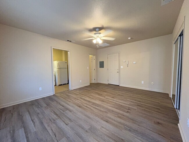 Foto del edificio - Cute Studio in Downtown Lodi