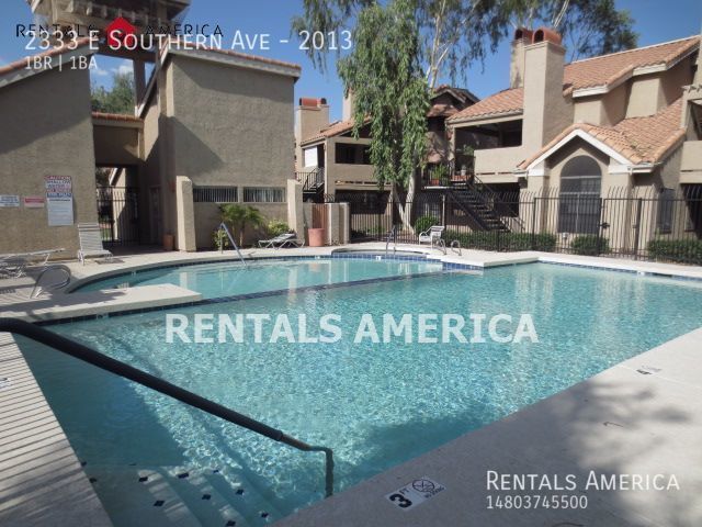 Building Photo - Modern Remodel w/ Loft Above Gorgeous Kitc...