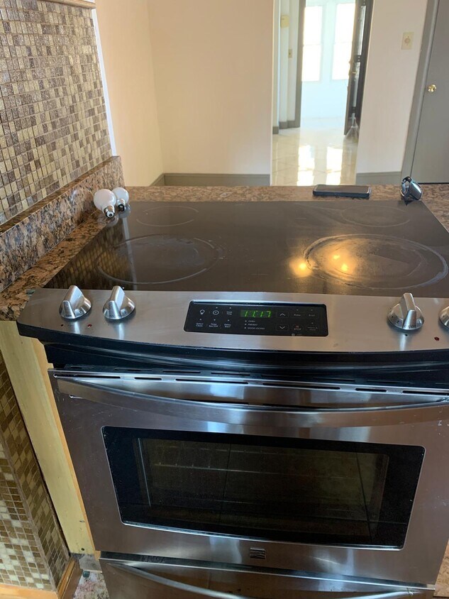 Foto principal - 2-122 Eastern Ave