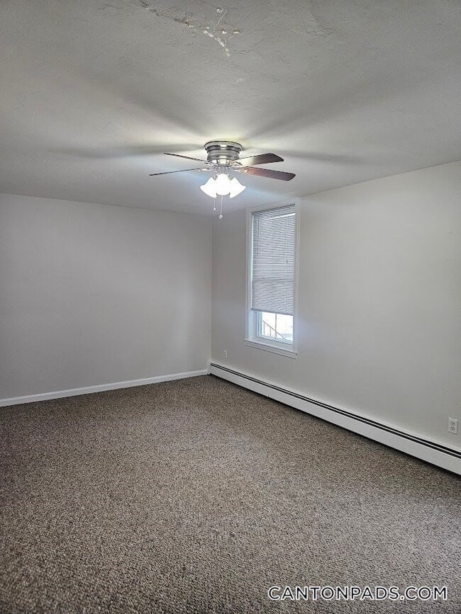 Building Photo - 33 Rockland St