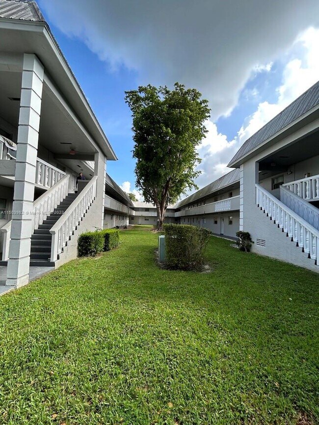 Foto del edificio - 17255 SW 95th Ave