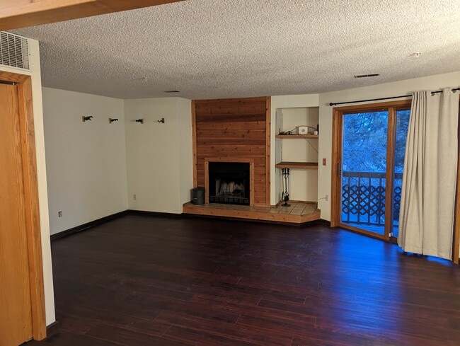 Building Photo - 2890 Shadow Creek Dr