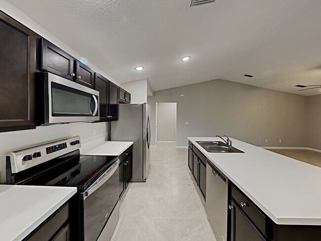 Building Photo - 2407 SE Melon Court