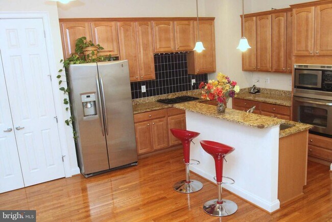 Foto del edificio - 623 Hurdle Mill Pl