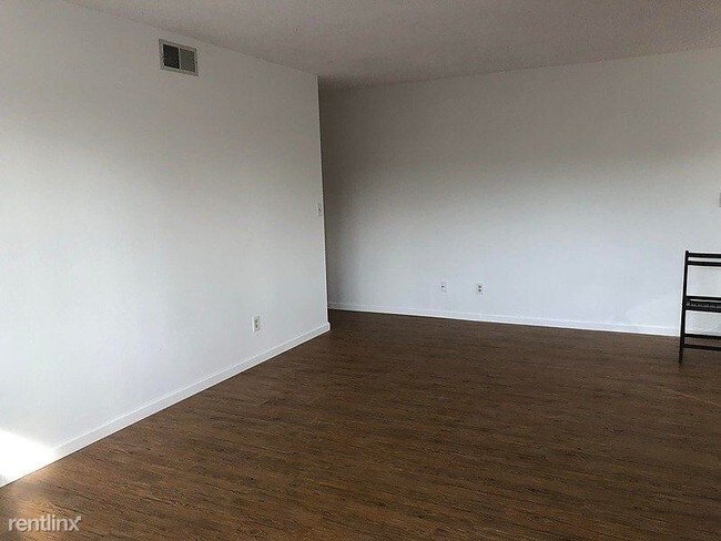 Building Photo - 2 br, 1 bath Condo - 1415 Ruby Court 4