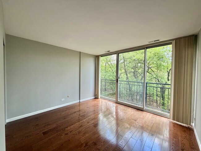 Foto del edificio - 5820 Oakwood Dr