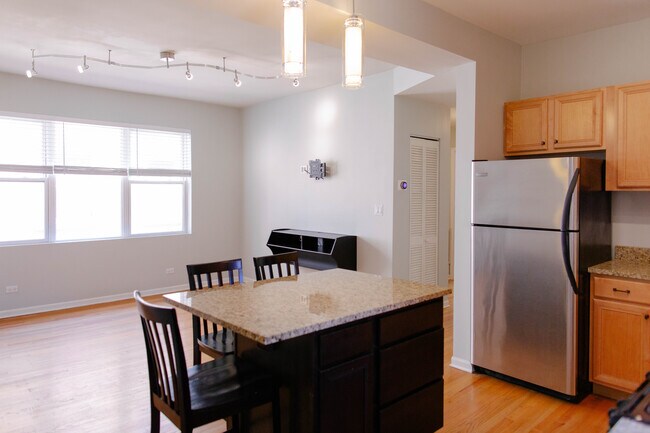 Foto del edificio - 2846 N Christiana Ave