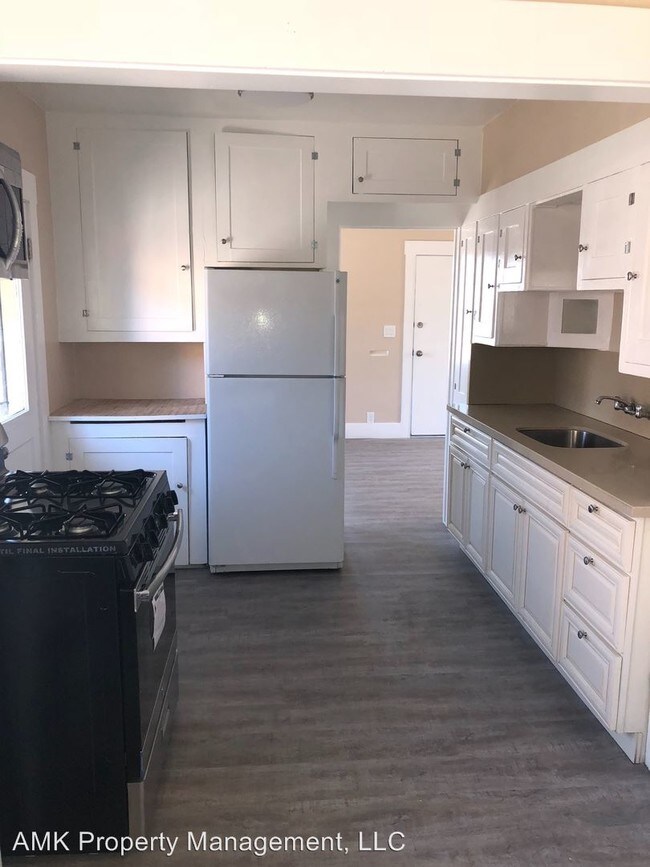 Foto del edificio - 4060 Oakcrest Dr