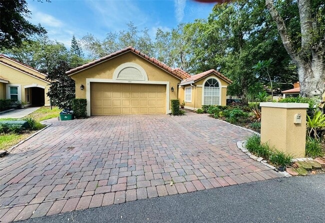 Building Photo - 1001 E Pebble Beach Cir
