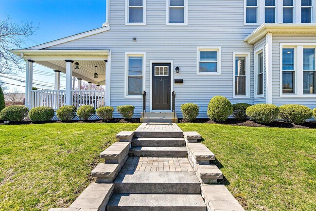Private entry - 701 Asbury Ave