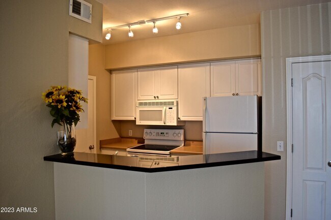 Foto del edificio - 1701 E Colter St