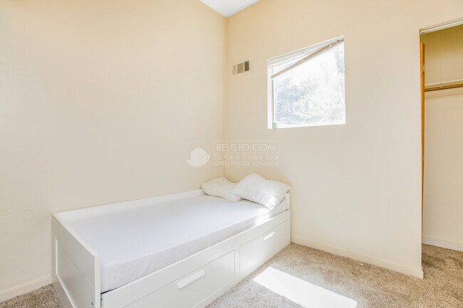 Foto del edificio - 2530 College Ave