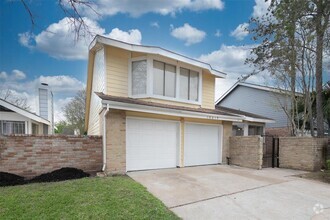Building Photo - 10619 Chapel Hill Dr