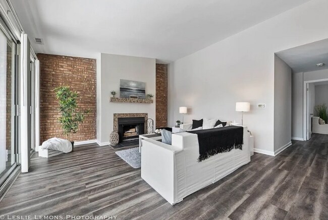 Building Photo - 6018 ELake Dr