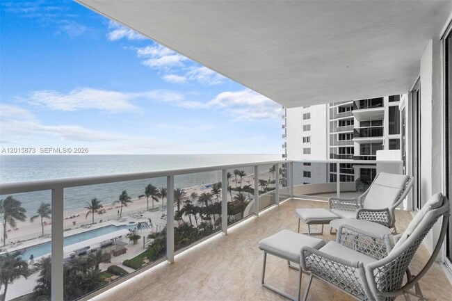 Foto del edificio - 19111 Collins Ave