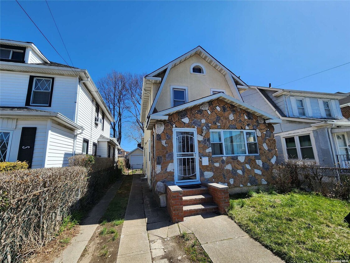 11119 212th St, Queens, NY 11429 House Rental in Queens, NY